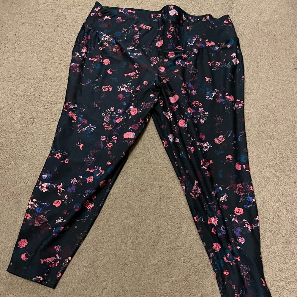 Livi Active Floral Print Leggings - Black and Pink